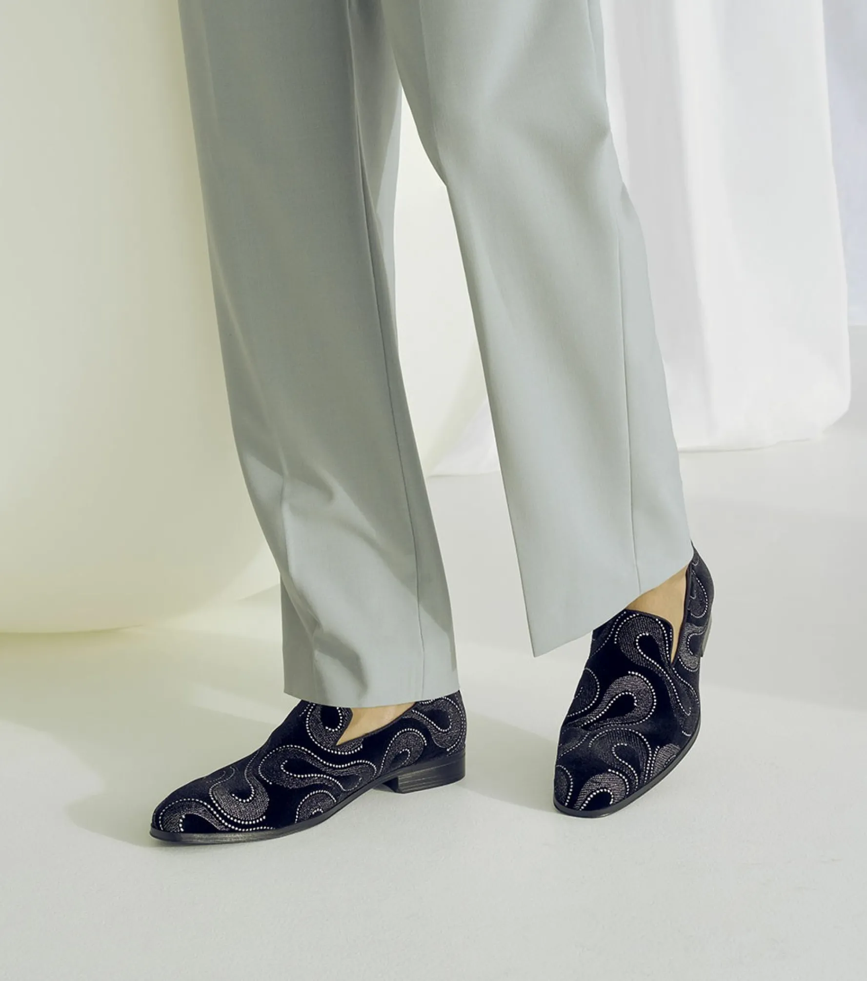 Stacy Adams Swainson Plain Toe Embroidered Slip On